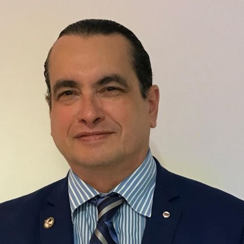 Dr. Eduardo Revelo Jirón
